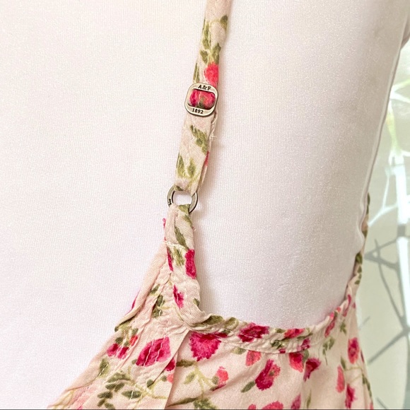 Abercrombie & Fitch overlapping open back pink floral crop tank top - Picture 6 of 8